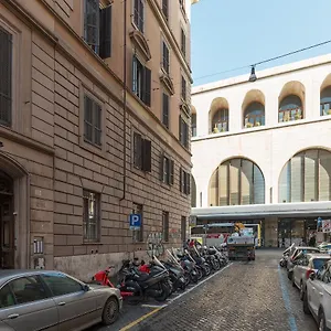 Gasthuis Station House, Rome